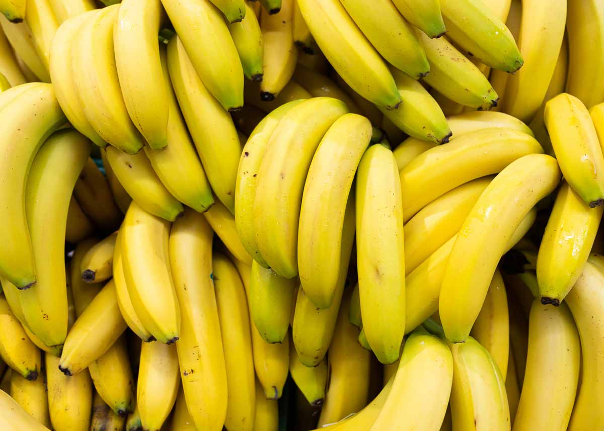 Cachos de bananas maduras